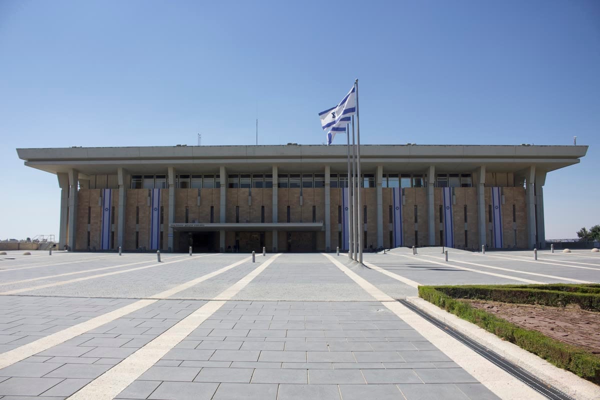 Contagem final em Israel dá 27 cadeiras ao Likud e nenhum bloco com maioria