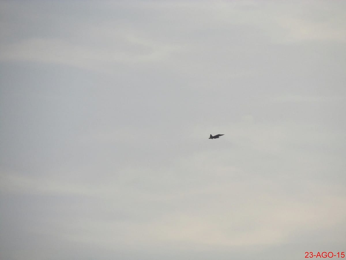 Academia da Força Aérea (AFA) em Pirassununga/SP. Caça F-5EM (4856) da Força Aérea Brasileira se apresentando no Domingo Aéreo 2015. Atualmente, a FAB possui uma frota de 46 jatos 