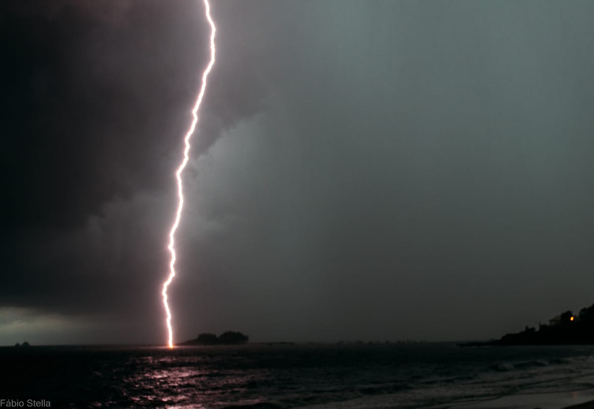 Tempestade com raios