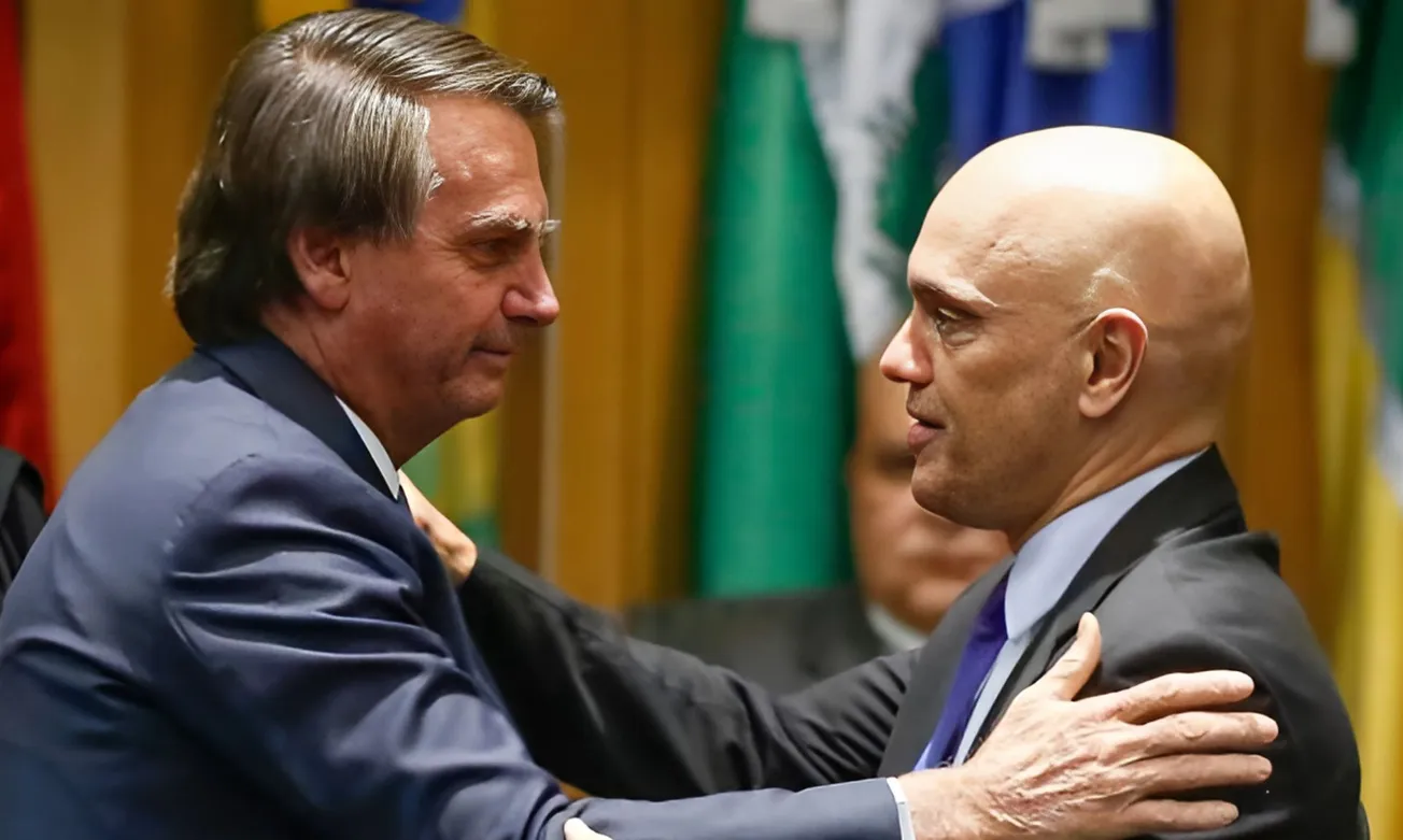 Moraes veta entrevistas de Bolsonaro em redes sociais de terceiros