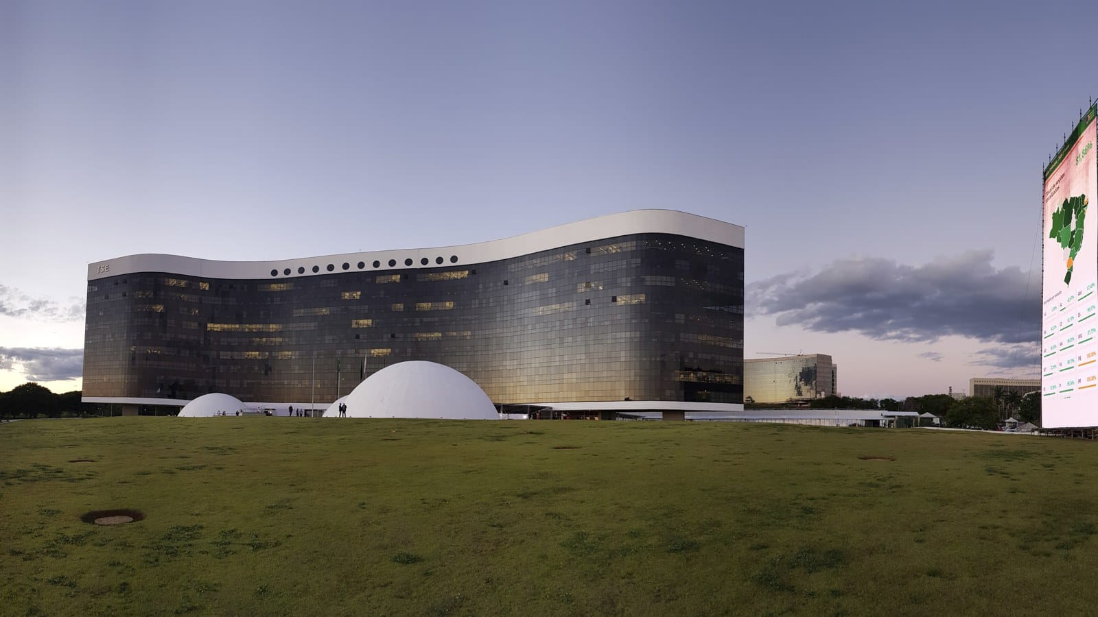 Sede do Tribunal Superior Eleitoral (TSE), em Brasília, ao entardecer
