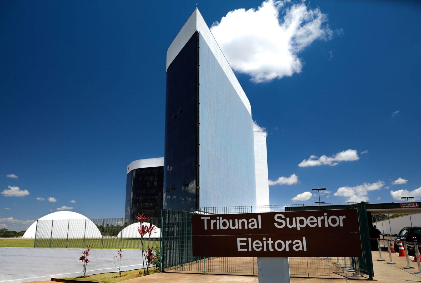 Fachada da sede do Tribunal Superior Eleitoral (TSE), em Brasília