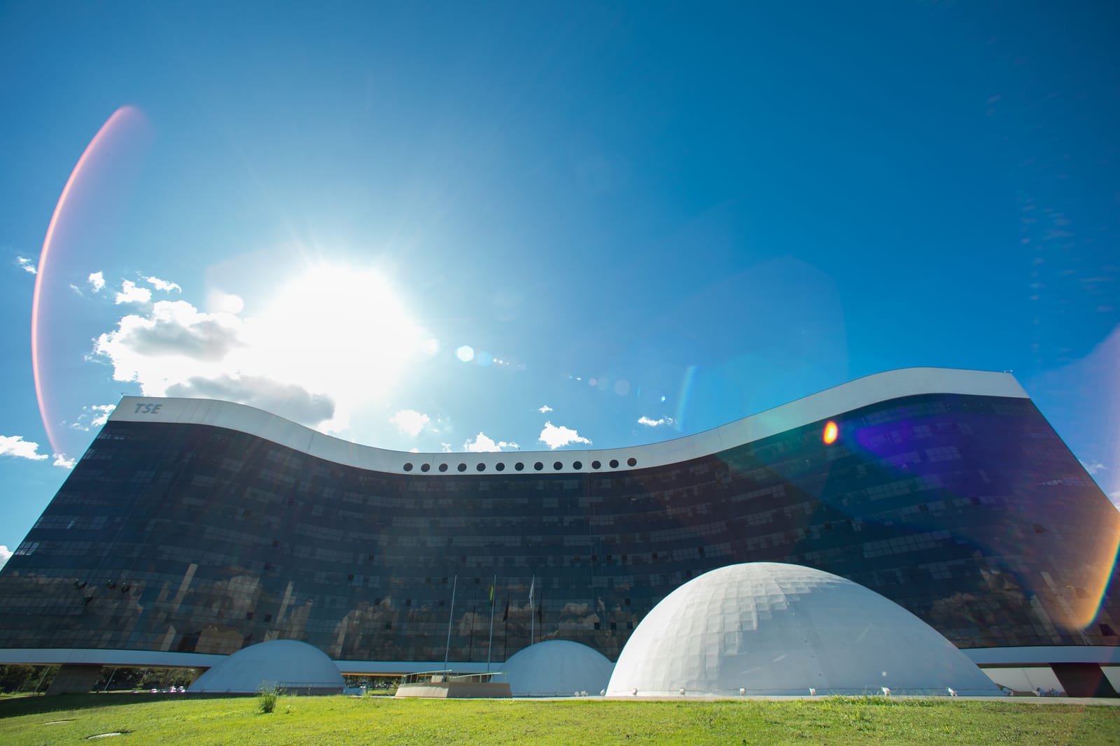 Fachada do Tribunal Superior Eleitoral em Brasilia