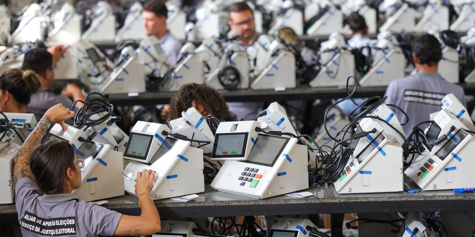 Brasília (DF)21/10//2026 TRE prepara as urnas eletrõnicas para o 2º turno das eleições