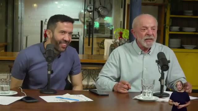 Lula fala durante live com o deputado André Janones