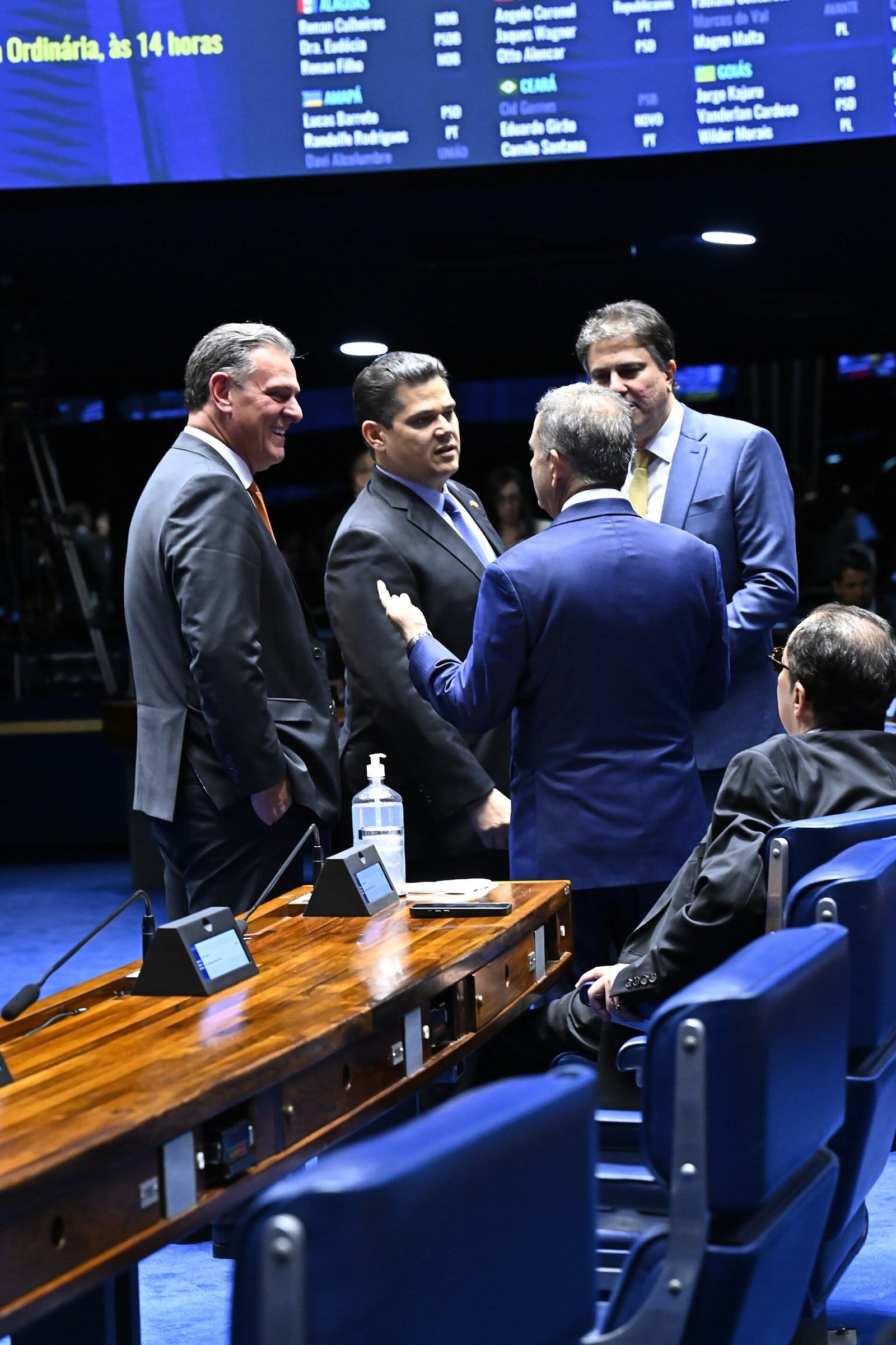 Opinião: maioridade penal merece debate próprio, não emenda no calor da eleição