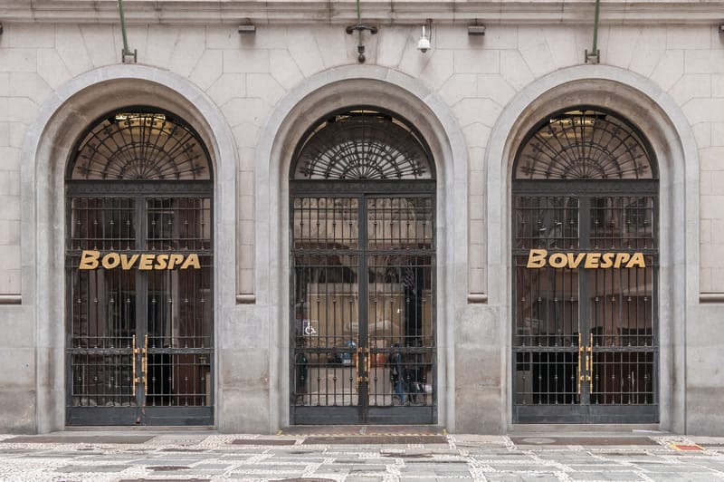 Fundo ligado ao Ibovespa despenca em Tóquio após a reeleição de Lula