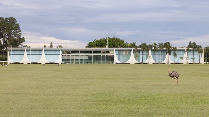 Lula volta a Brasília sem agenda oficial no dia após a reeleição