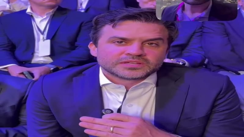 Pablo Marçal na plateia do debate da TV Bandeirantes