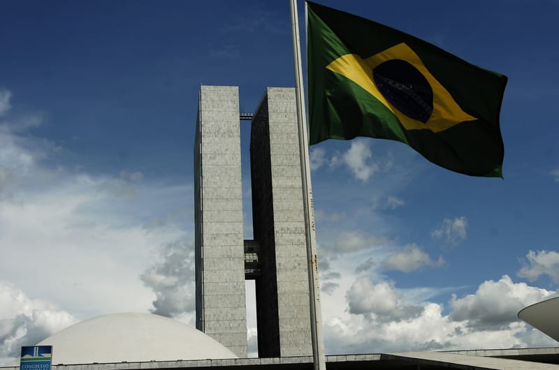 PF diz que decisão de Moraes não autorizava prisão de Flávio